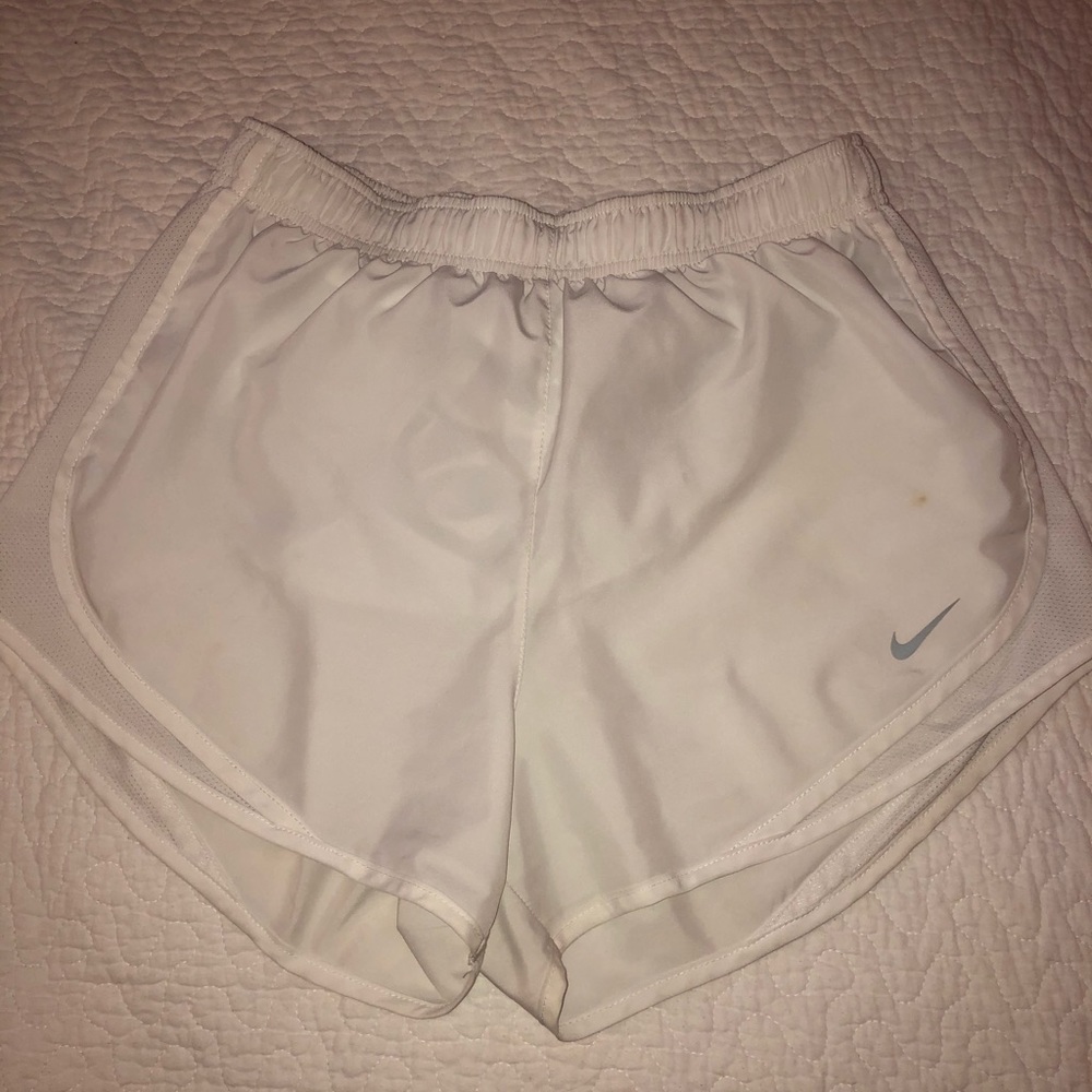 white nike shorts size medium